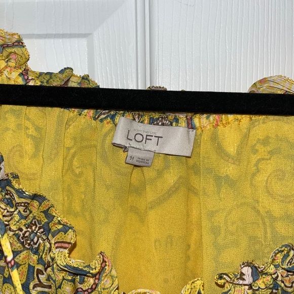 LOFT Yellow Paisley Flutter Slevev Lighweight Blouse Size 14 - Picture 2 of 3